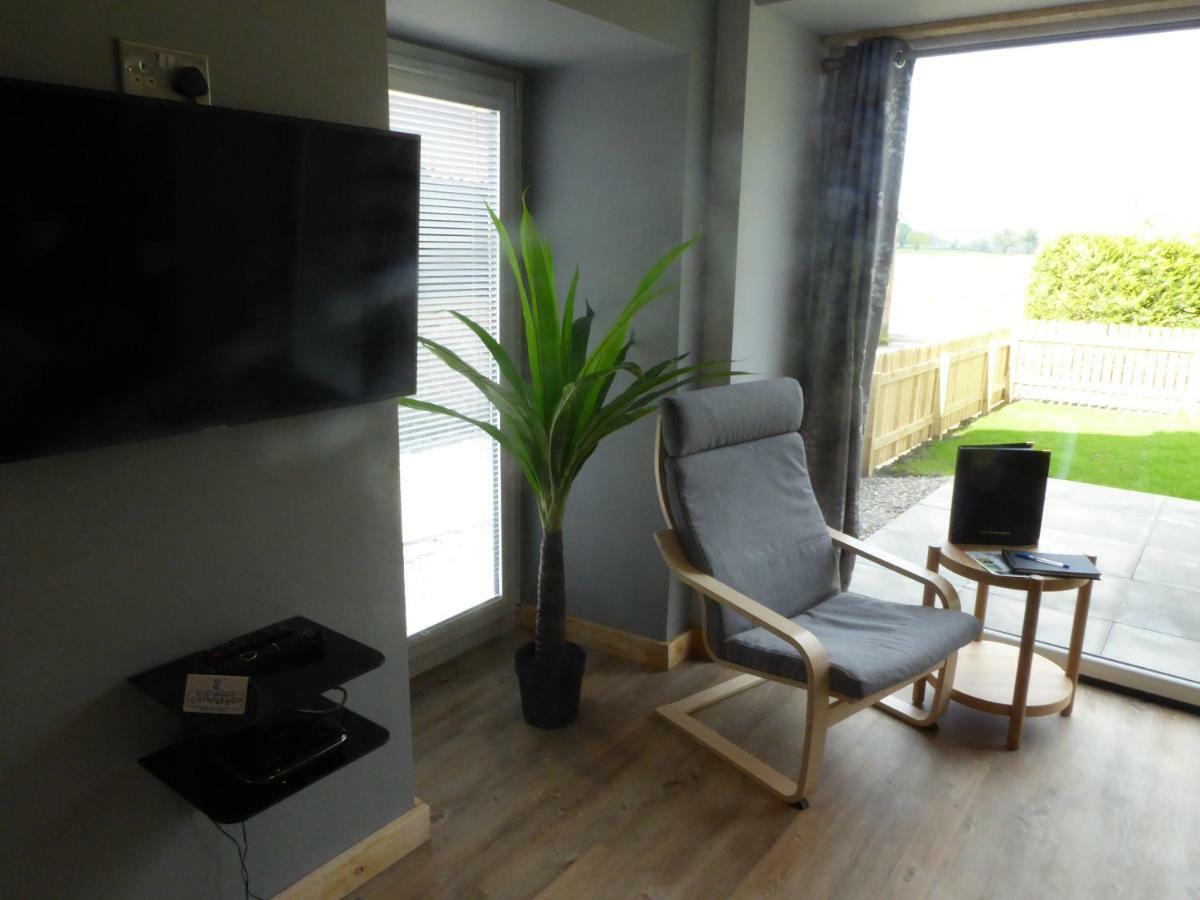 Auchendennan Farm Self Catering Cottages Balloch Eksteriør bilde